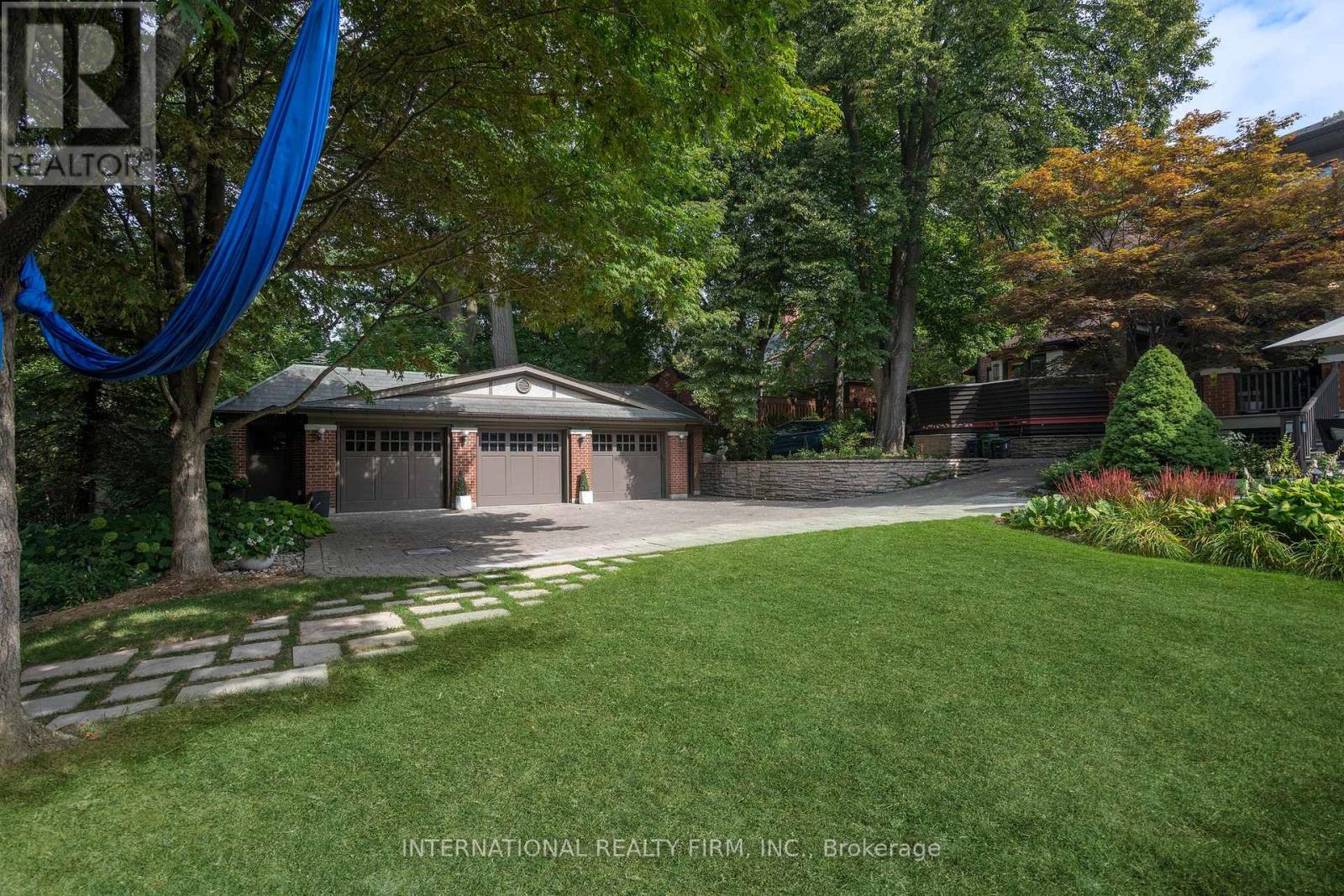 270 INDIAN ROAD