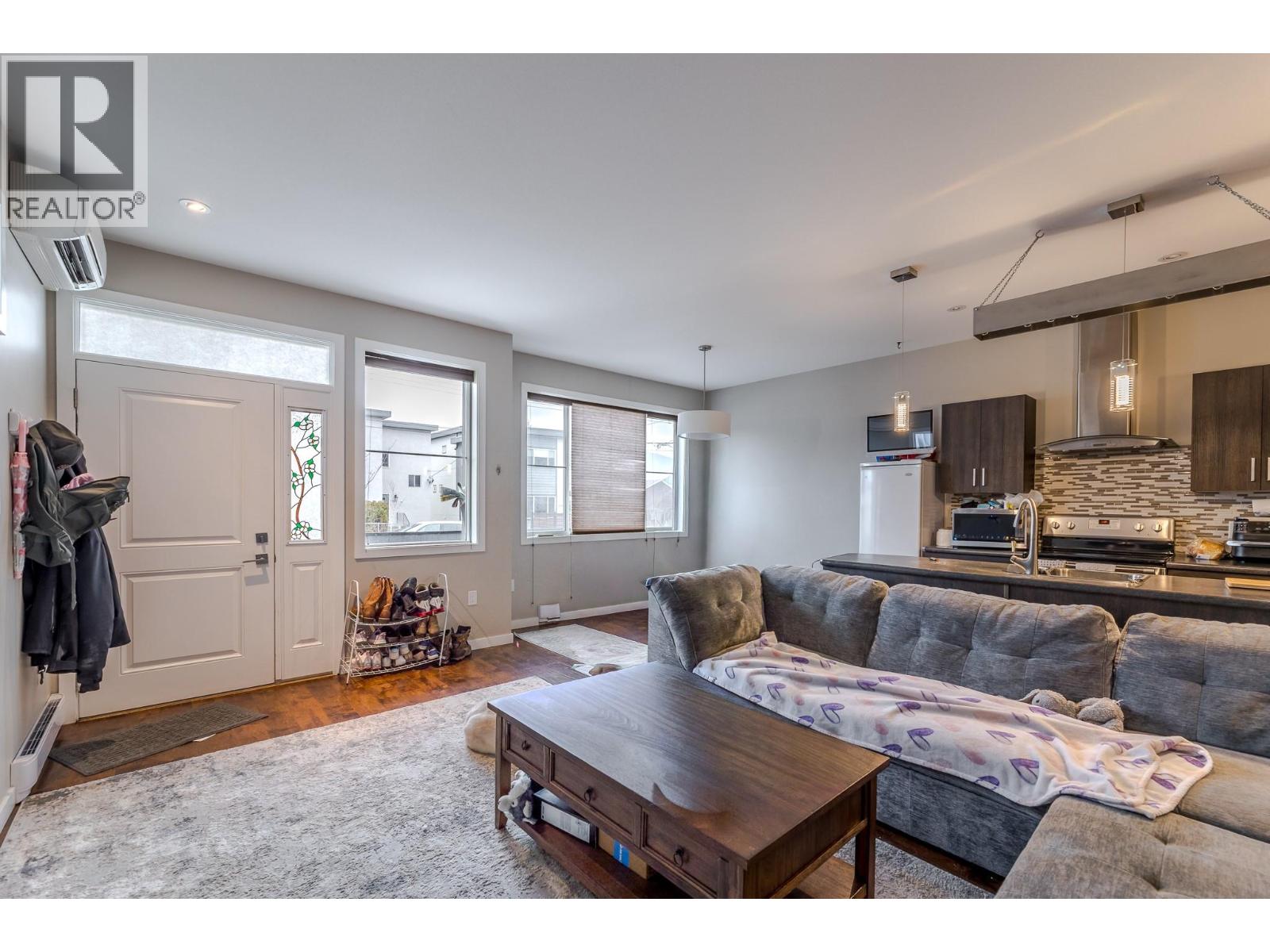 632 BURNS Street Unit# 101