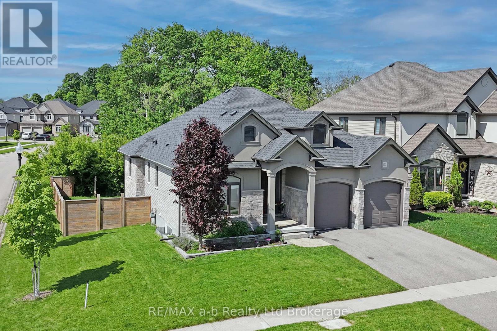 255 WEDGEWOOD DRIVE