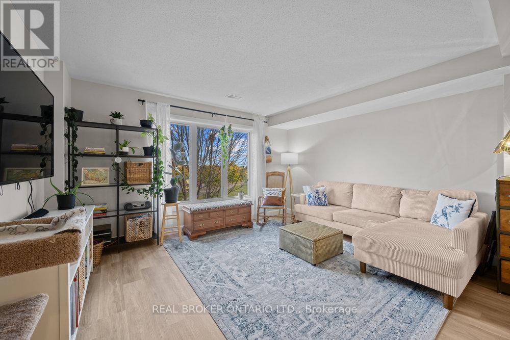 10 - 293 AQUAVIEW DRIVE