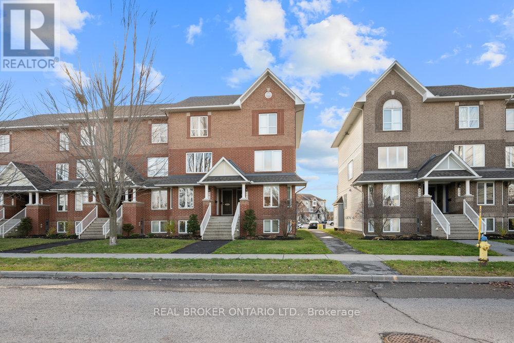 10 - 293 AQUAVIEW DRIVE