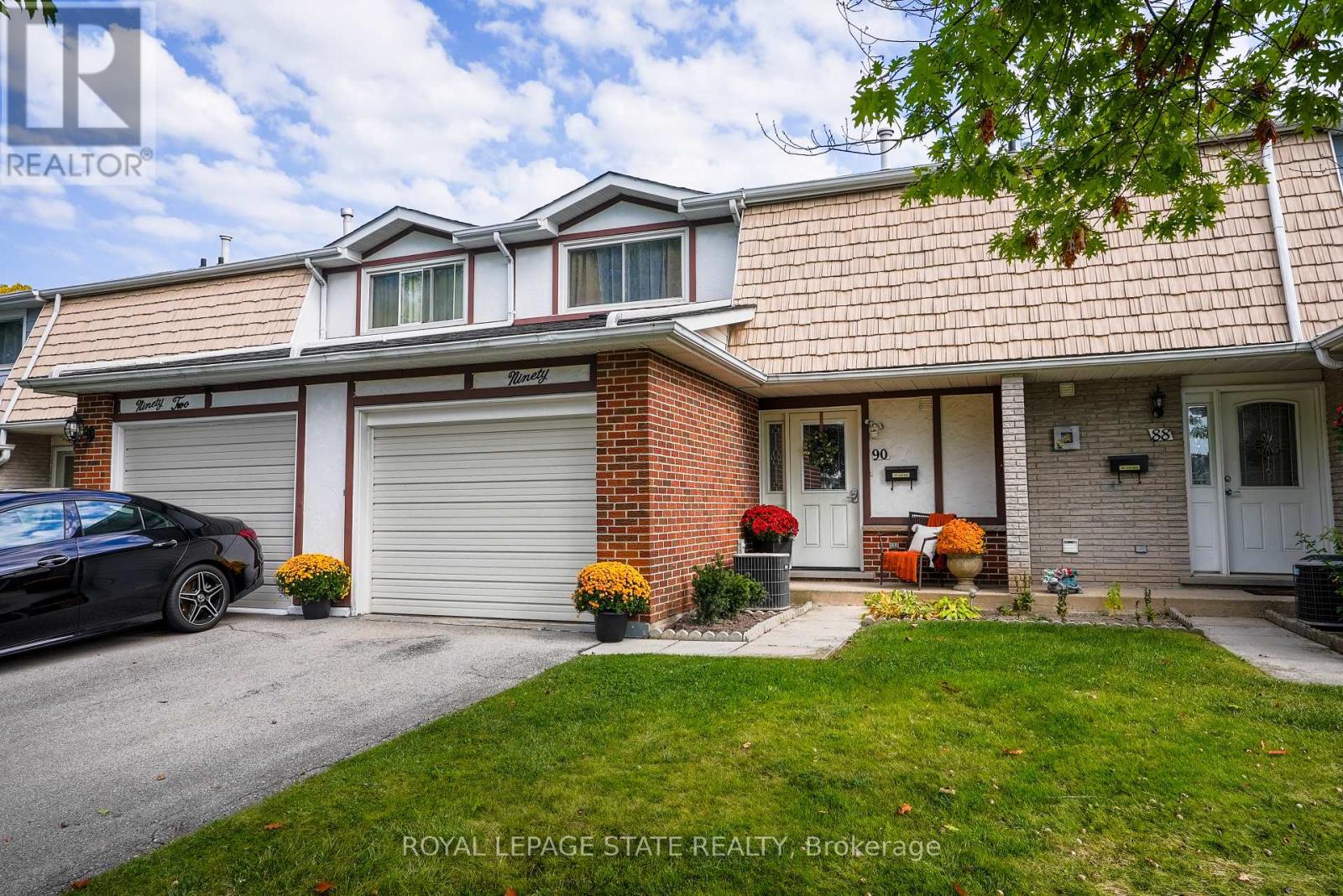 Photo 1 of 31 — 90 ST ANDREWS DRIVE, Hamilton (Vincent), ON L8K6H4