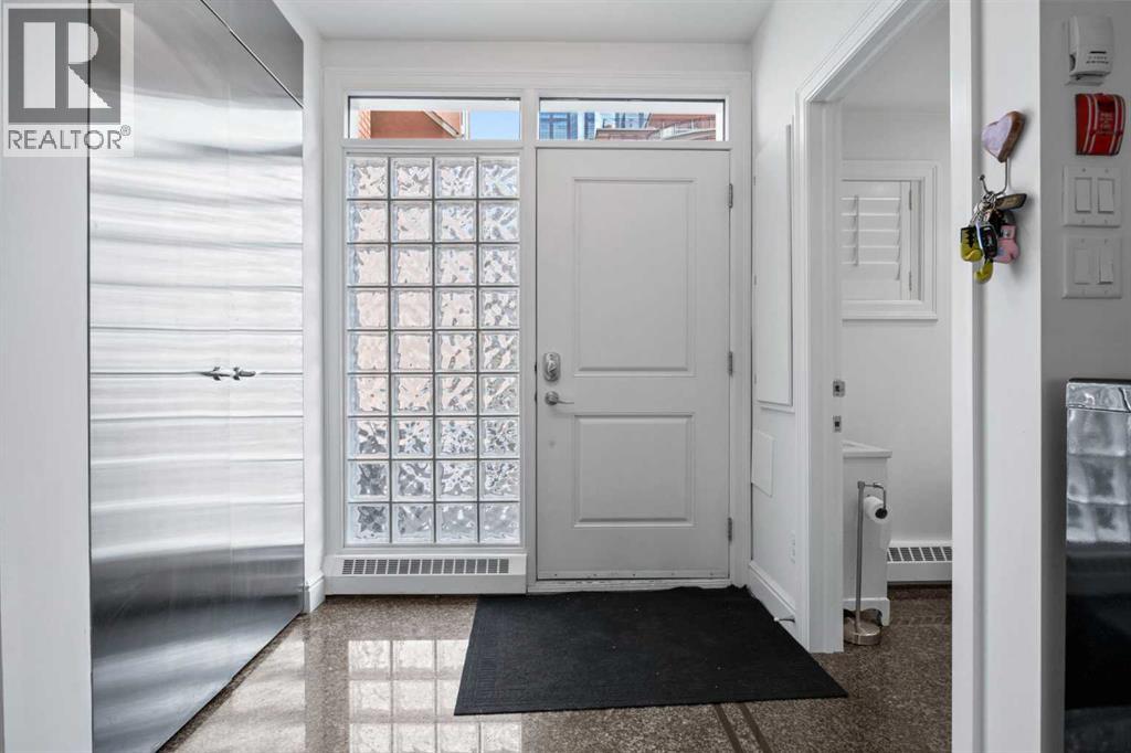 5206, 400 Eau Claire Avenue SW