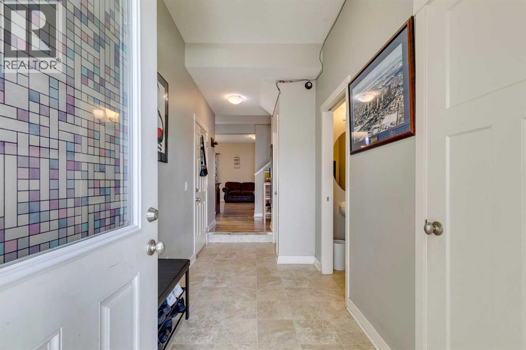 43 Sunrise Crescent NE