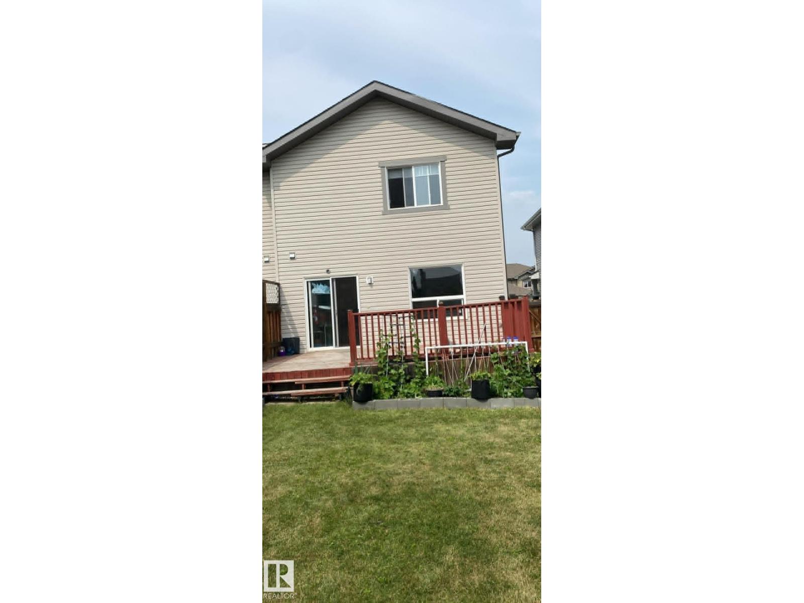 2402 Casselman CR SW