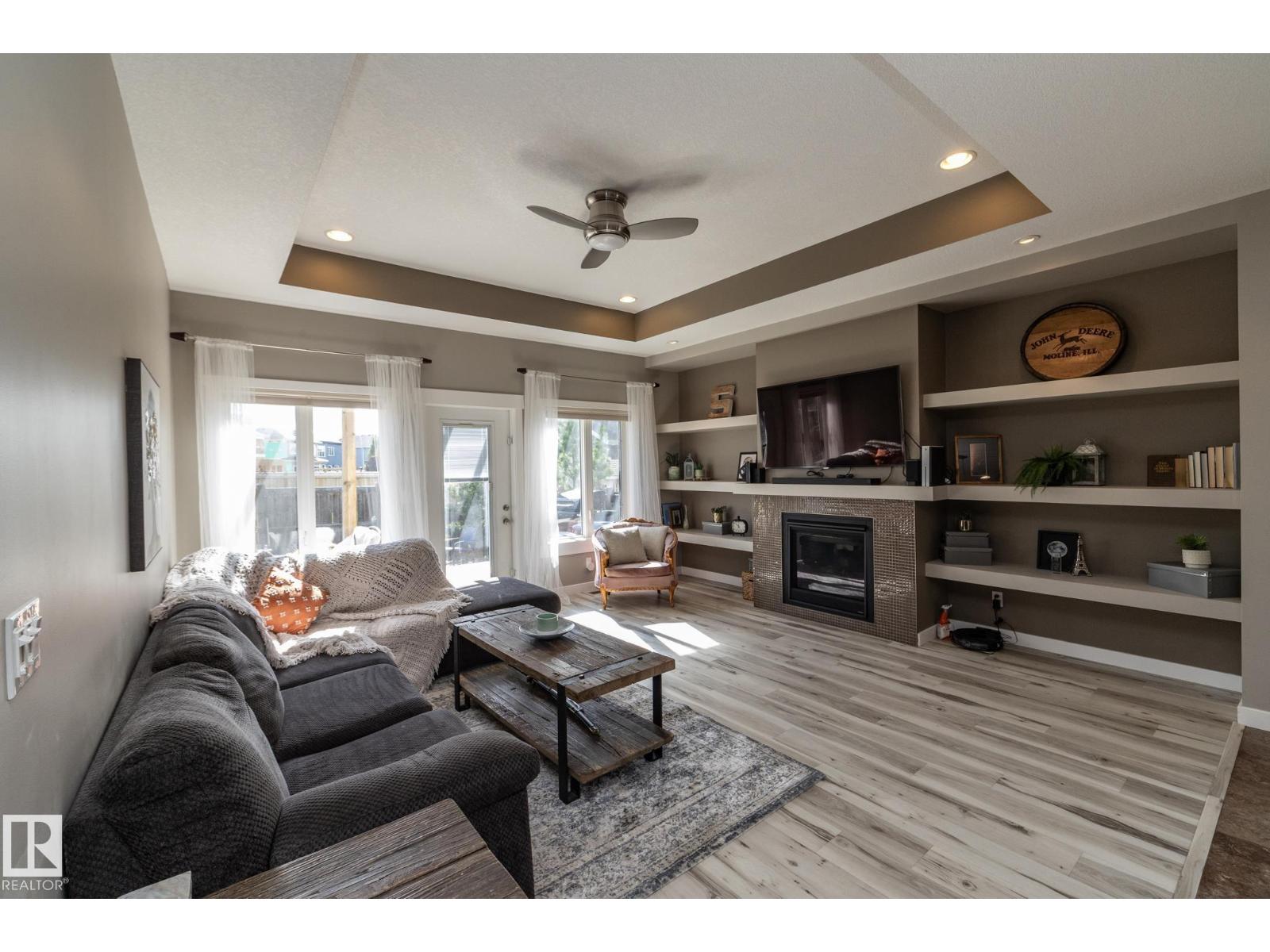 251 RAVINE DR