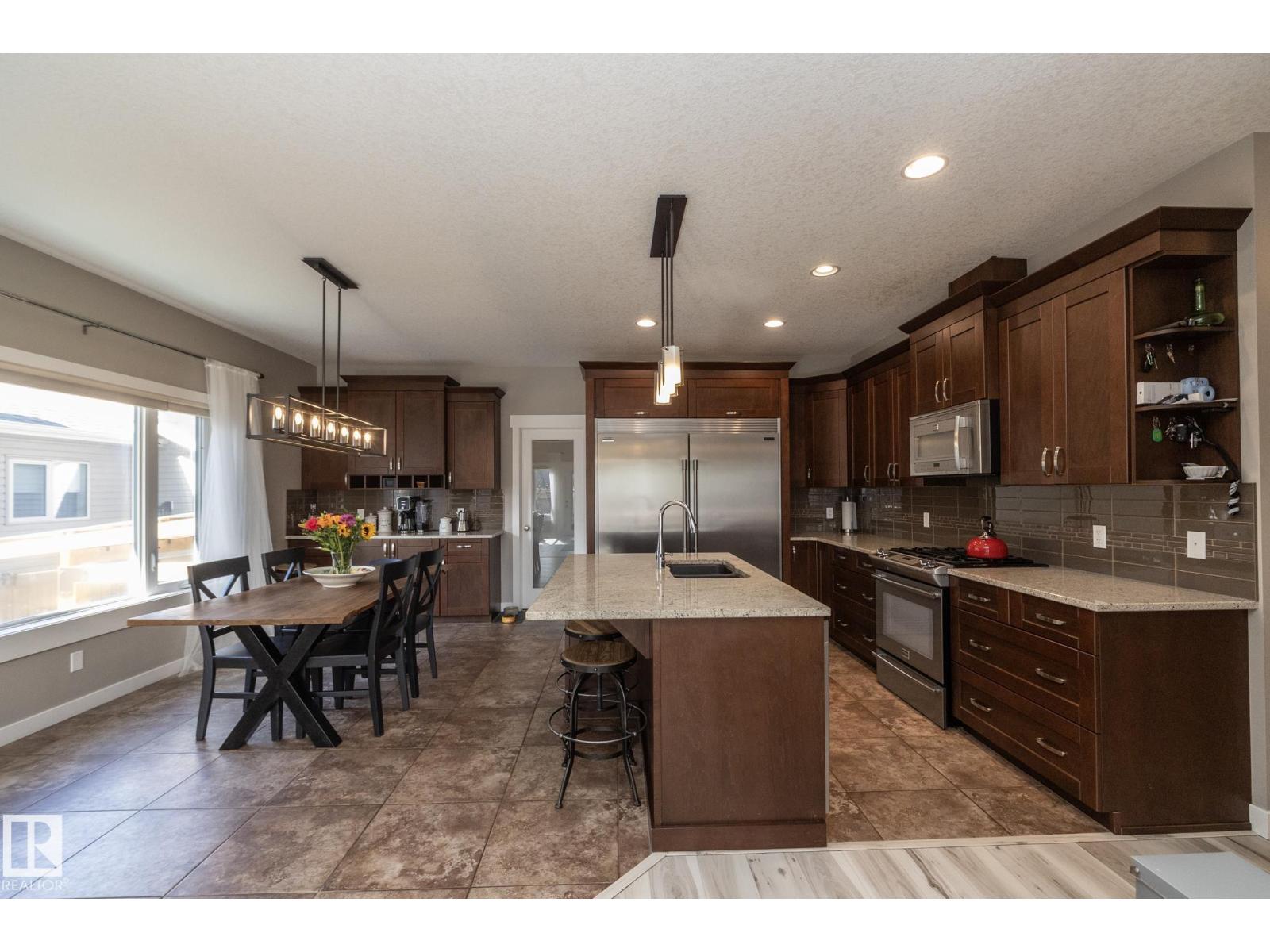 251 RAVINE DR