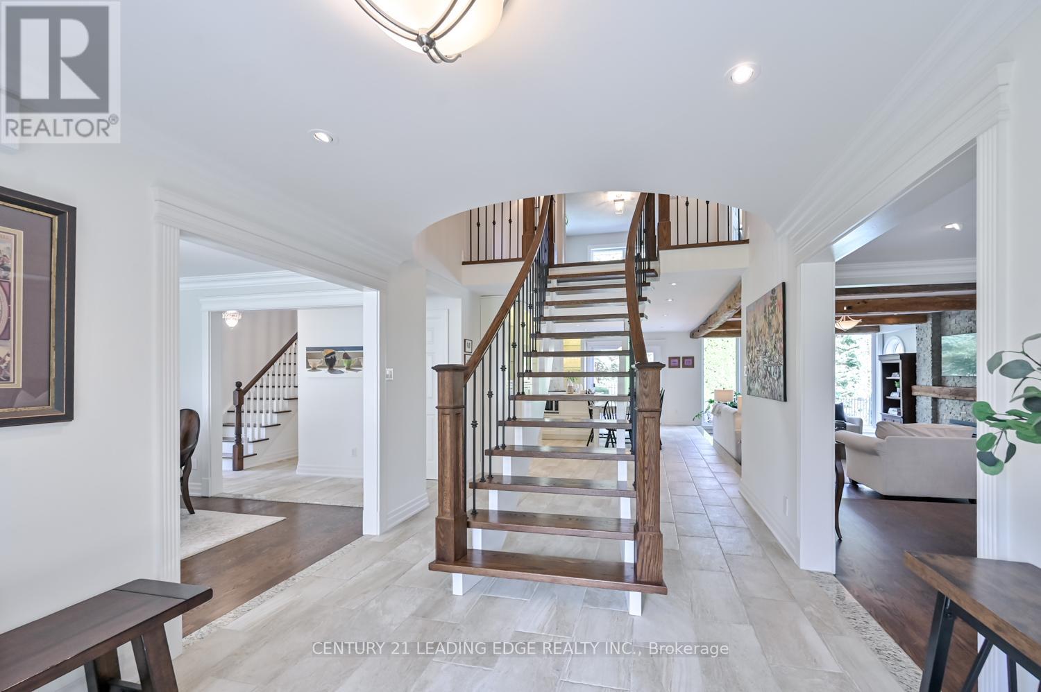3 MAPLE VIEW LANE