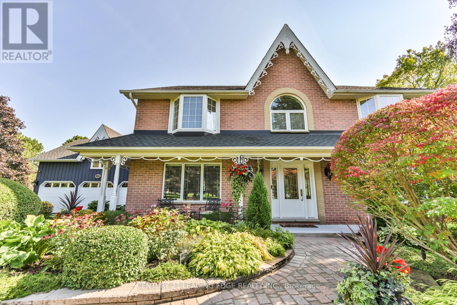 3 MAPLE VIEW LANE