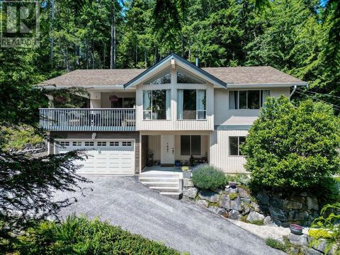 5549 SANS SOUCI ROAD Halfmoon Bay BC V7Z1B6