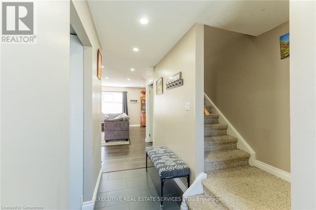 24 KINGHAM Road