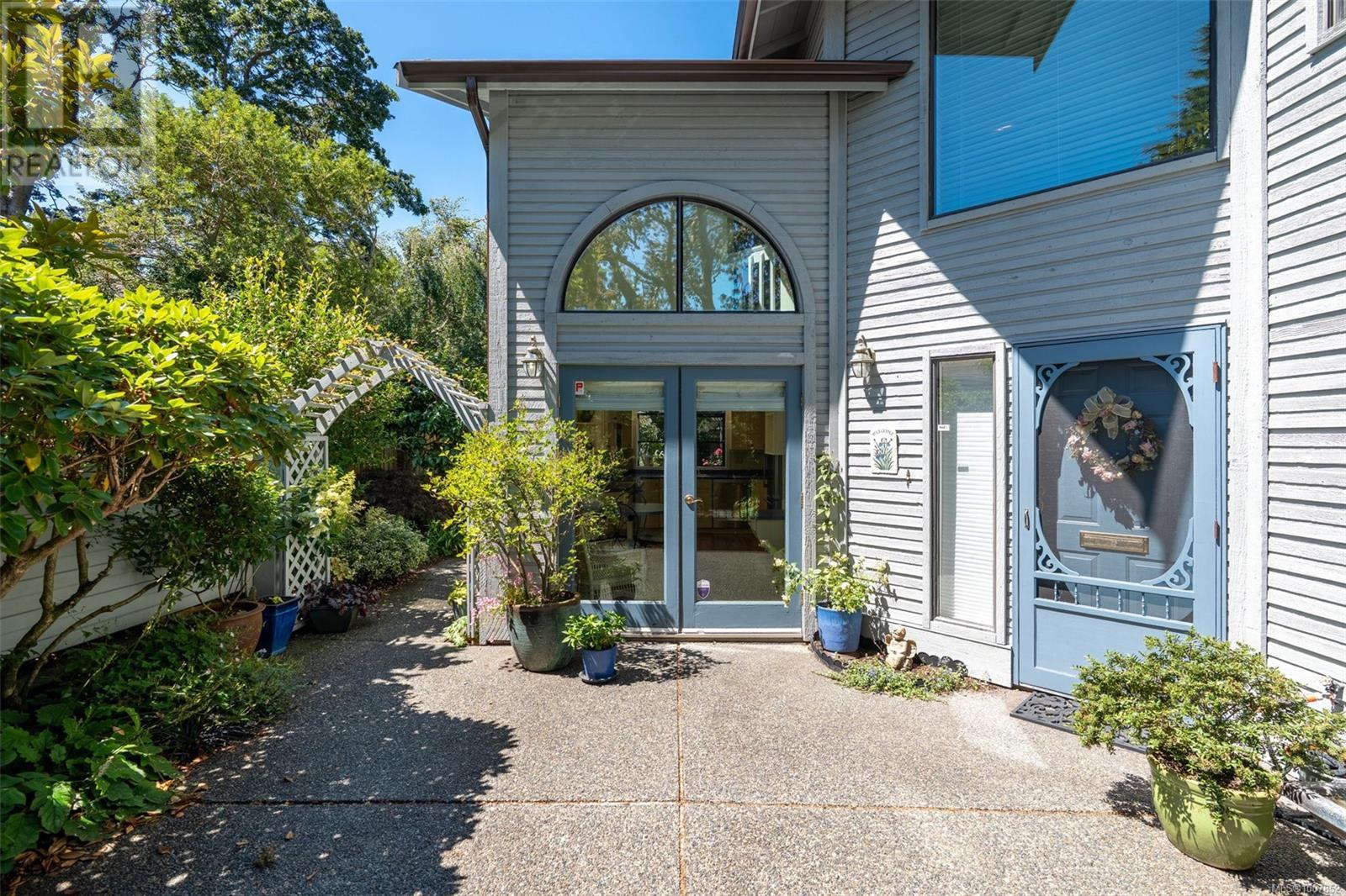 1574 Wilmot Pl