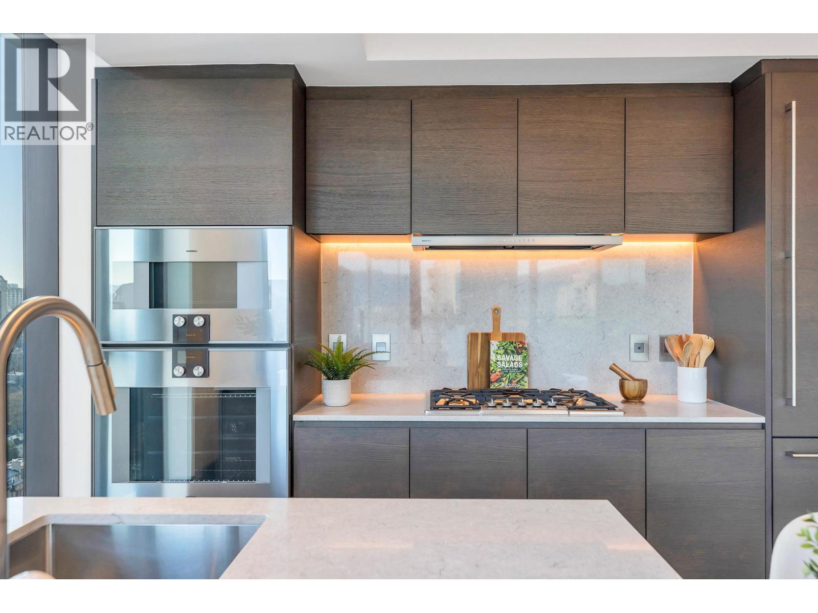 2303 1408 ROBSON STREET