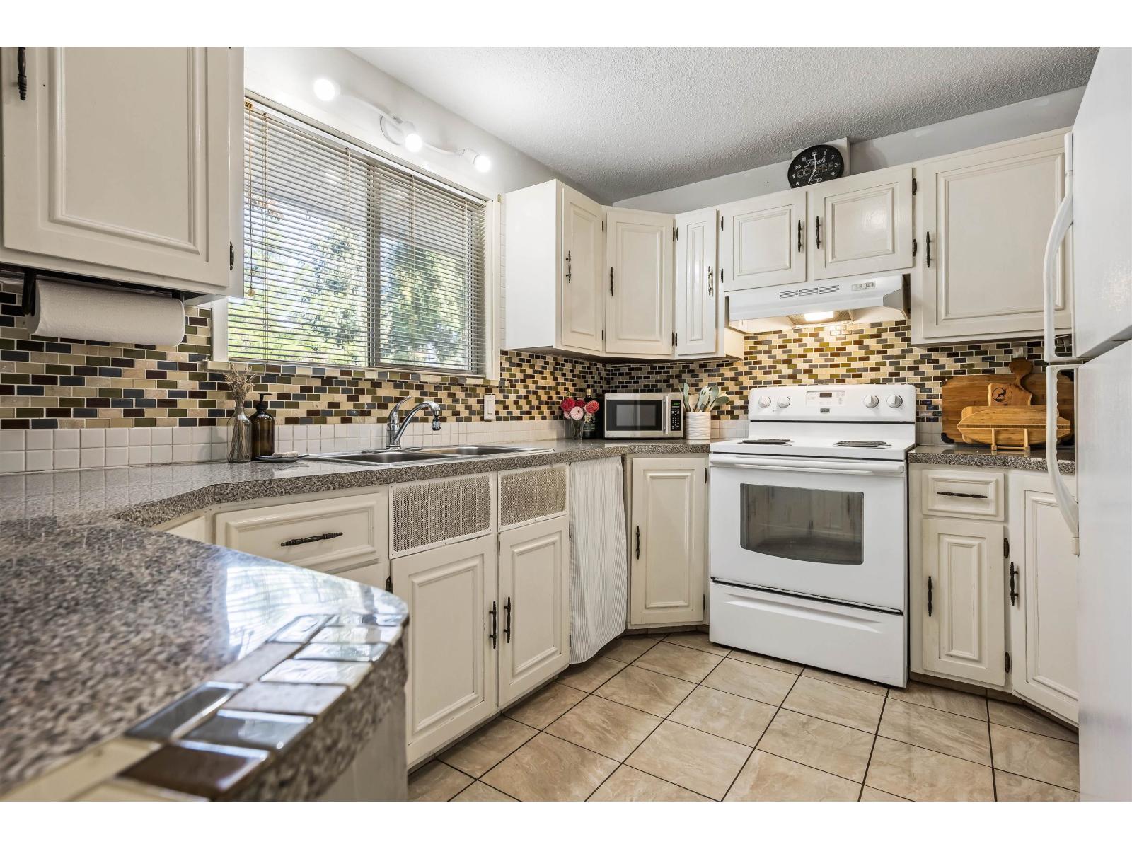 45942 SLEEPY HOLLOW ROAD|Cultus Lake East