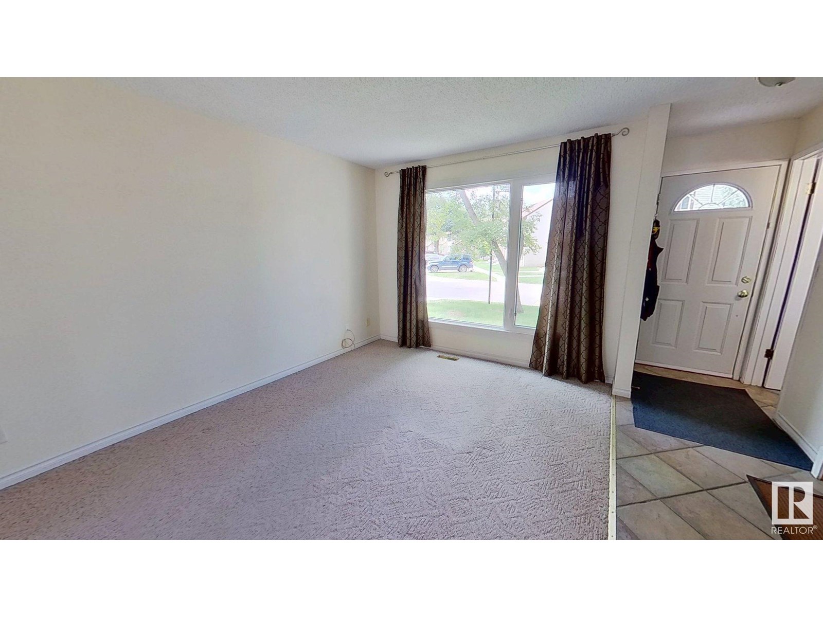 12007 162 AV NW