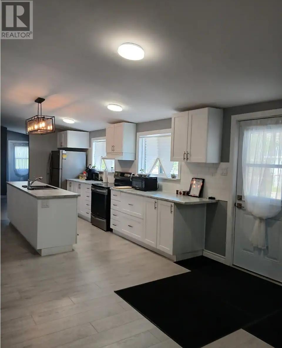 9 Central AVE