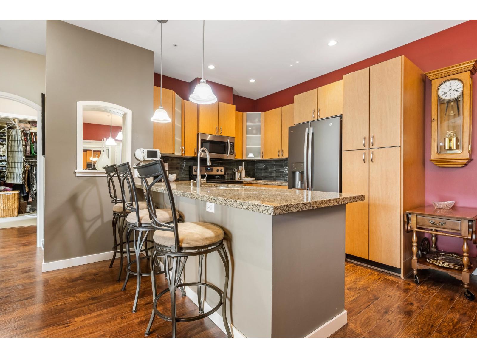 315 33485 SOUTH FRASER WAY