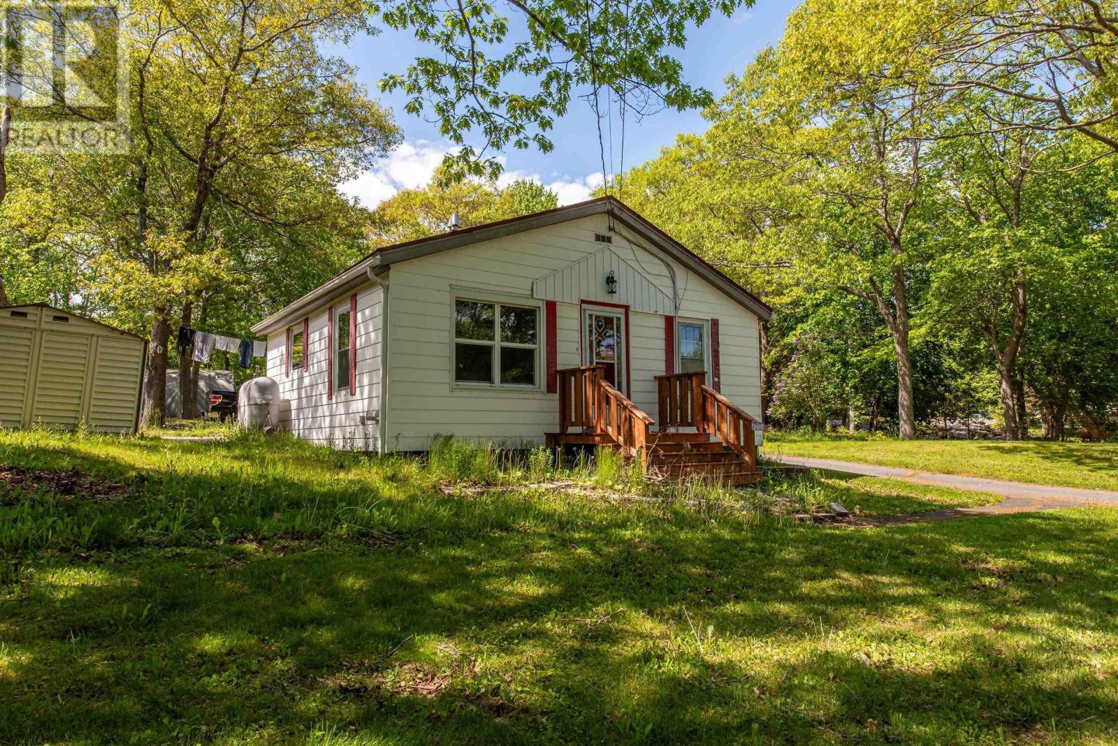 380 Rocky Lake Drive - Photo 3