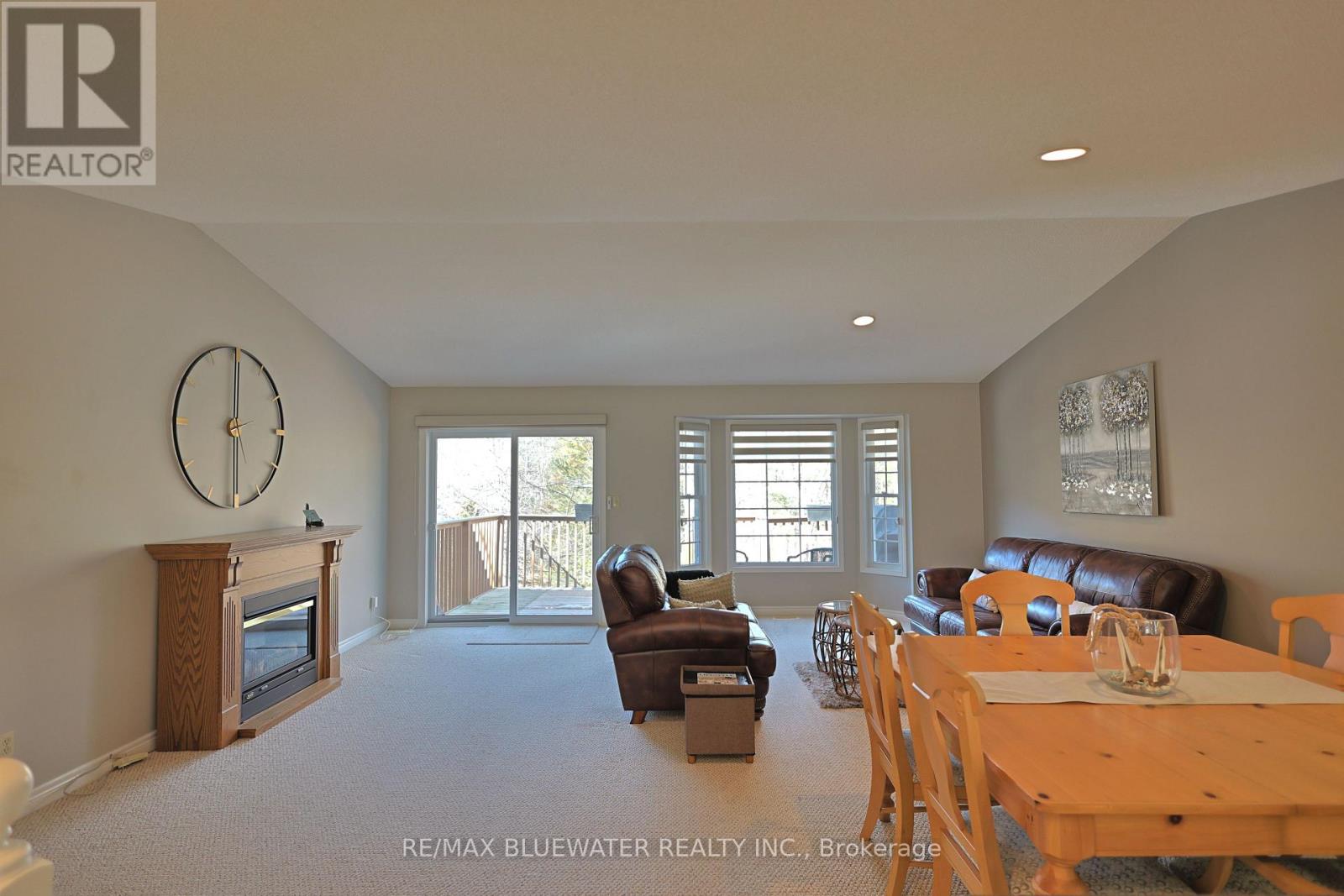 8 - 9826 NORTHVILLE CRESCENT