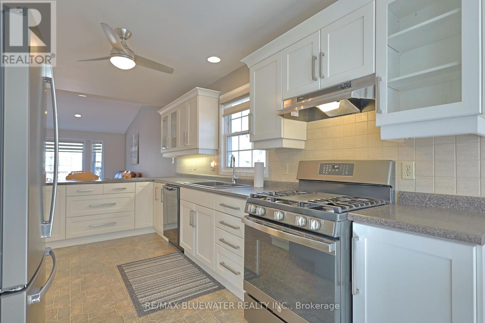 8 - 9826 NORTHVILLE CRESCENT