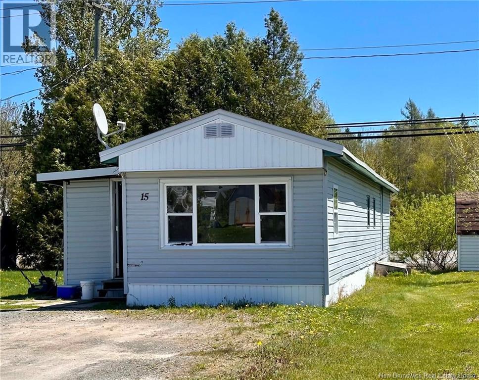 Photo 1 of 21 — 15 Hedgeview Drive, Fredericton, NB E3B6R6