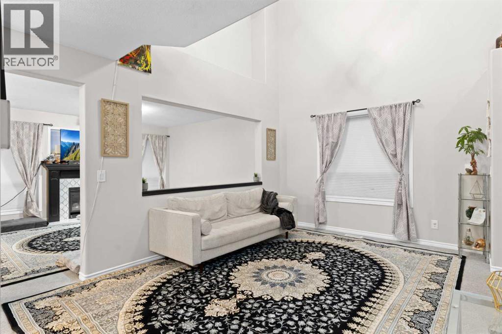 67 Anaheim Crescent NE