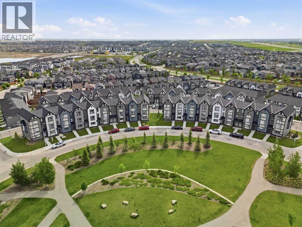 56 Evanscrest Manor NW