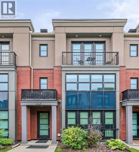 606 Aspen Meadows Hill SW Calgary AB T3H0G3