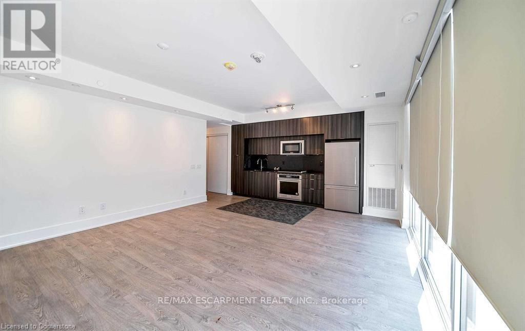 120 - 80 VANAULEY STREET