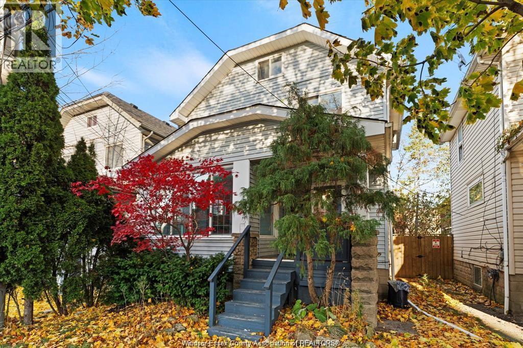 1374 PELISSIER STREET