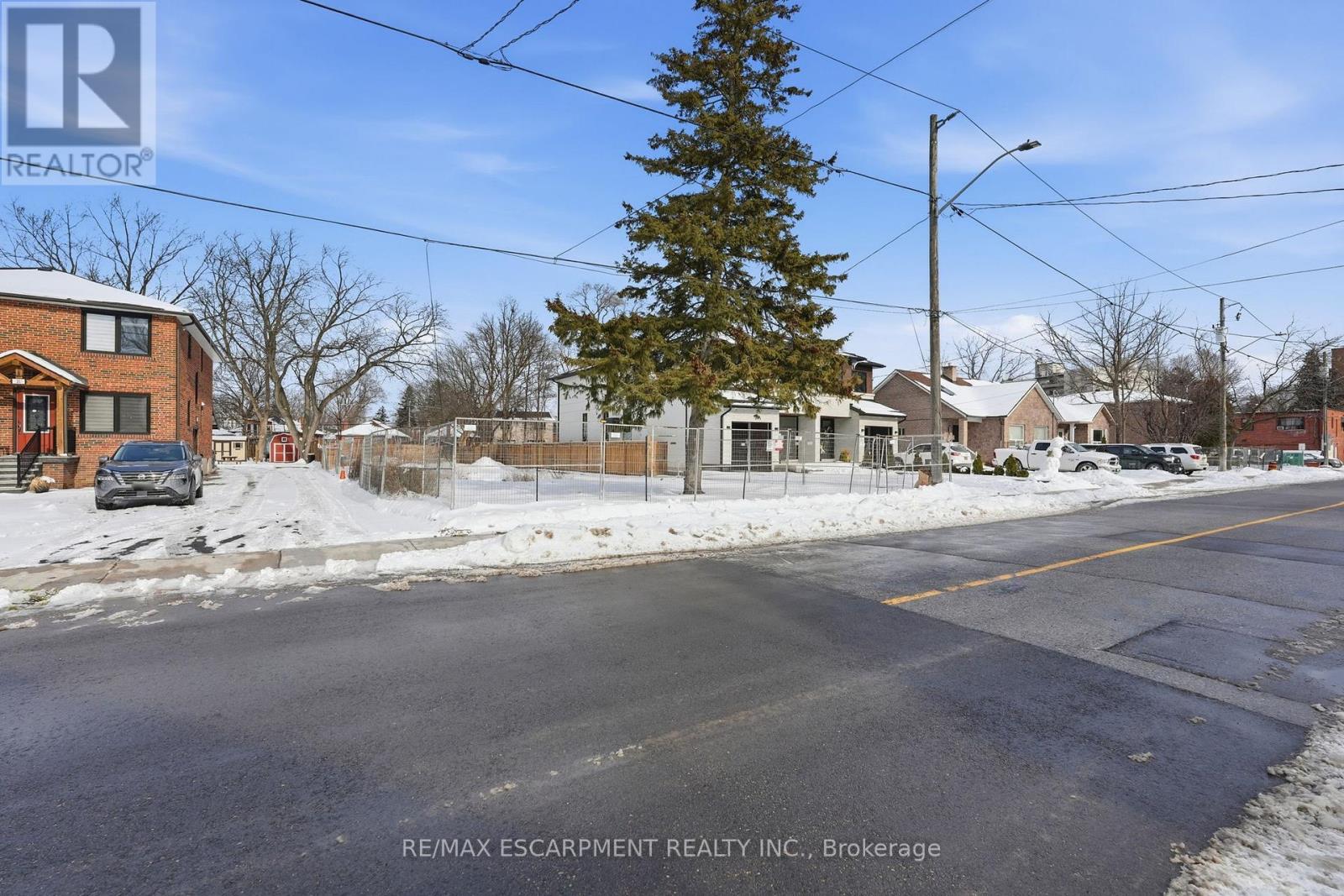 19B BROADVIEW AVENUE