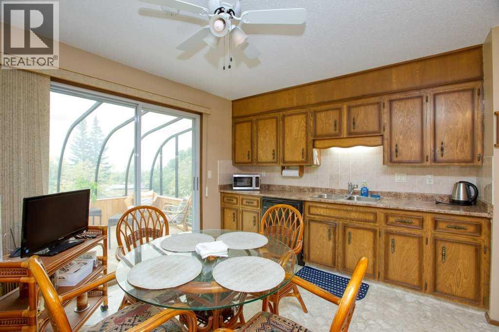 307 Silverthorn Way NW