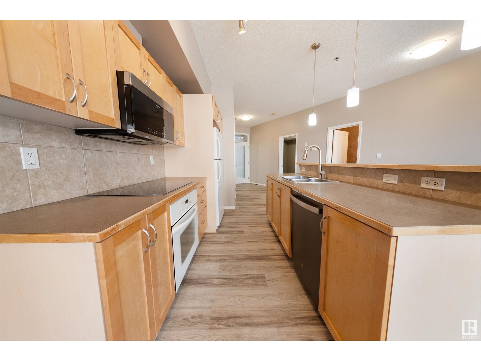 #231 4831 104a ST NW NW