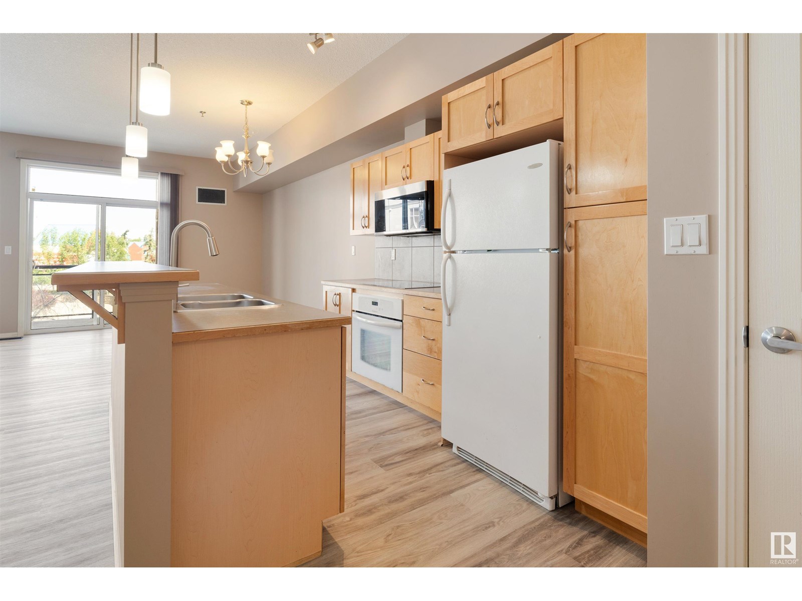 #231 4831 104a ST NW NW