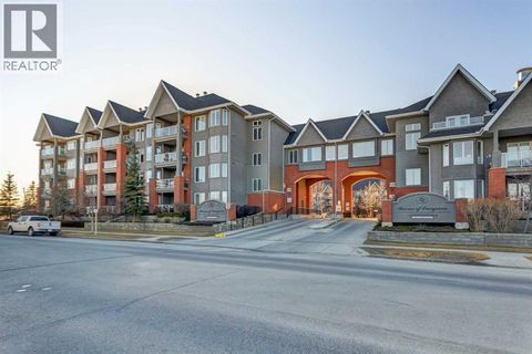 413, 15 Everstone Drive SW Calgary AB T2Y5B5