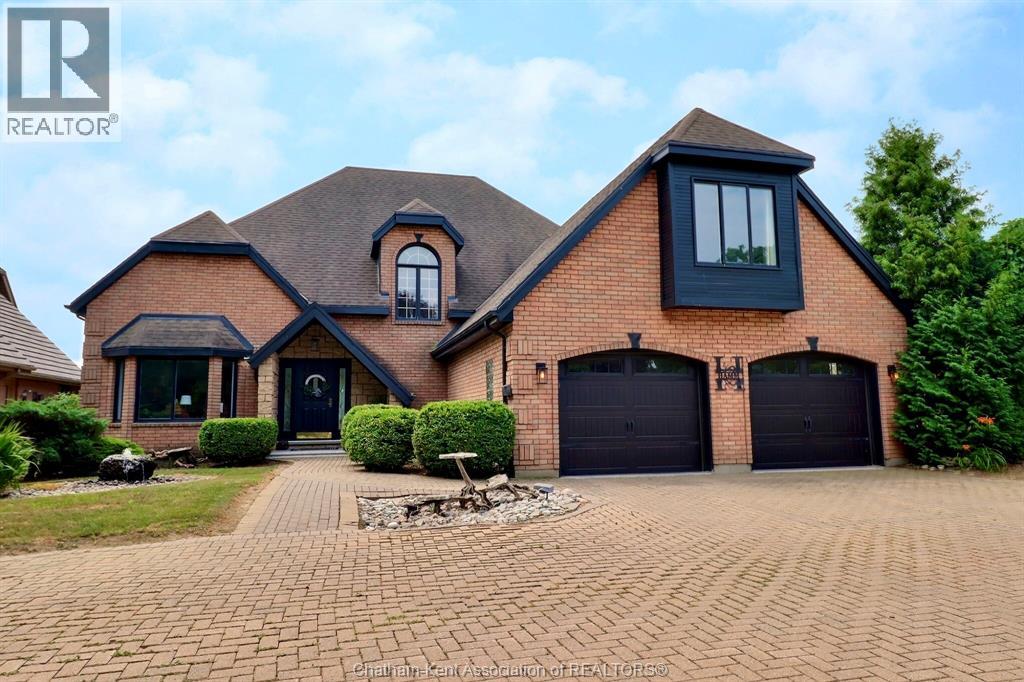 Photo 1 of 50 — 932 GRAND AVENUE West, Chatham, ON N7L5H6