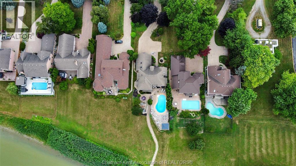 932 GRAND AVENUE West