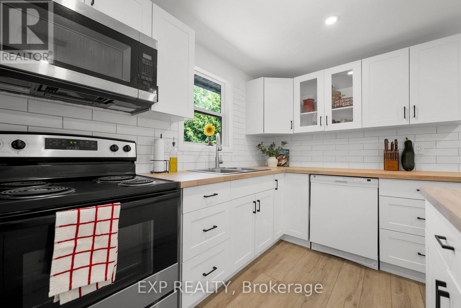 146 BARNET BOULEVARD