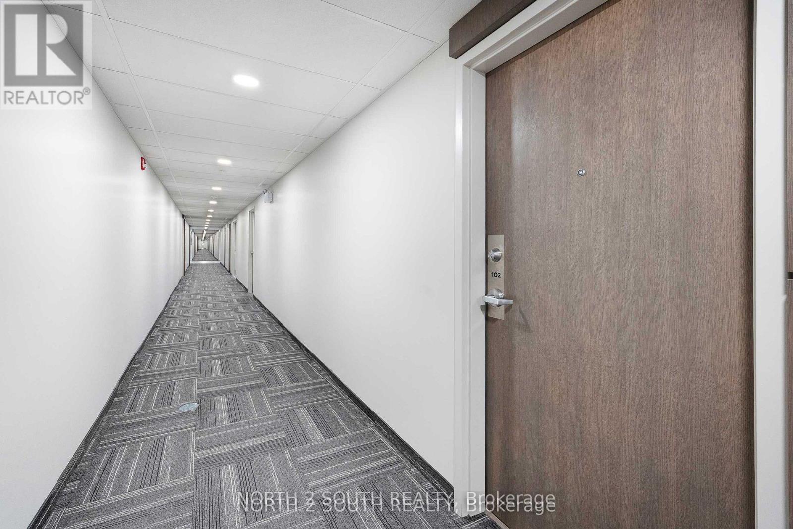 102 - 2550 SANDWICH WEST PARKWAY