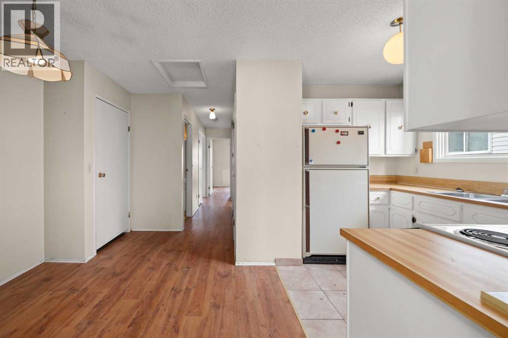 151 Deerview Court SE