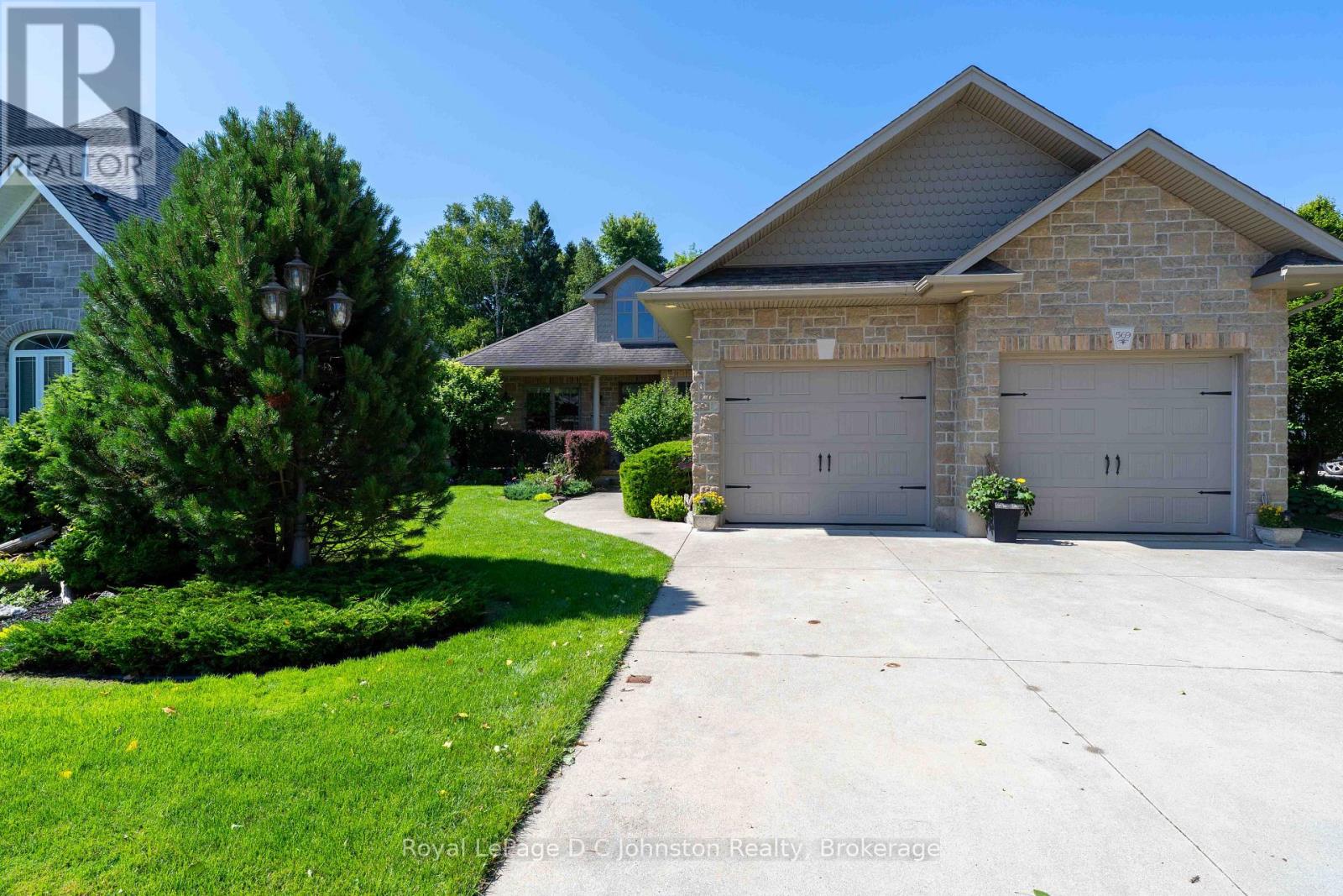 569 CREEKWOOD DRIVE