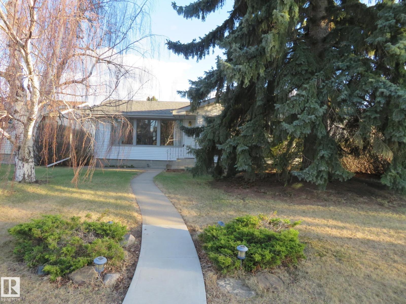 11423 50 AV NW