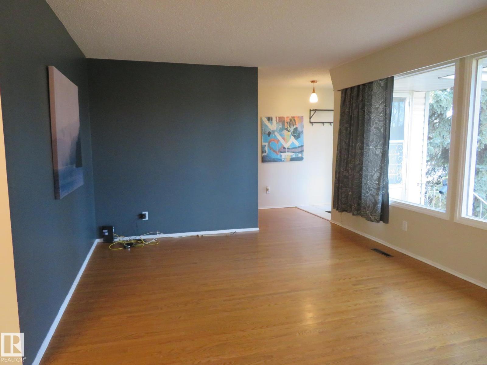 11423 50 AV NW