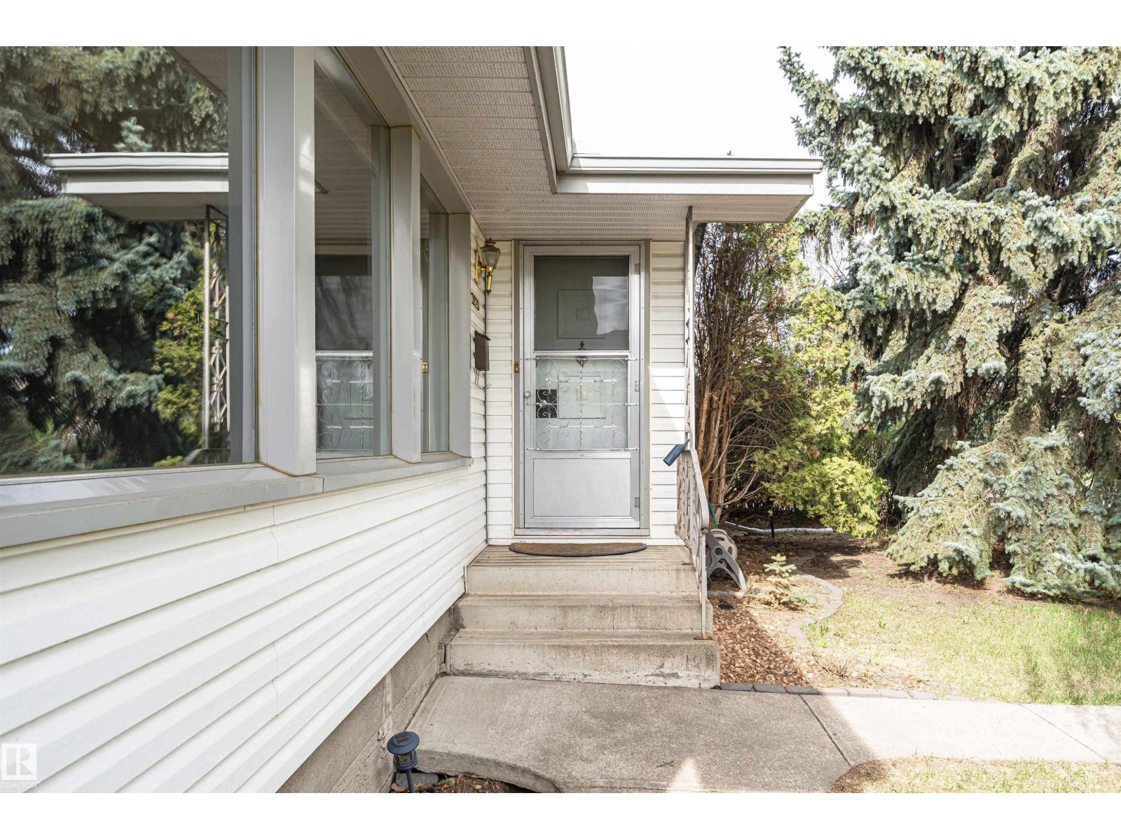 11423 50 AV NW