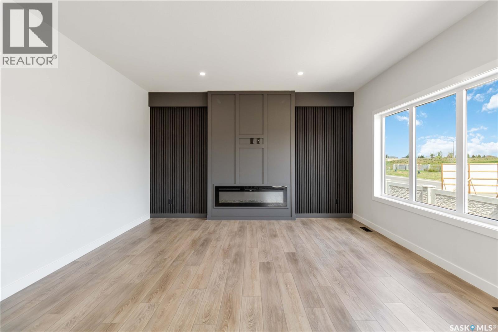 419 Doran CRESCENT