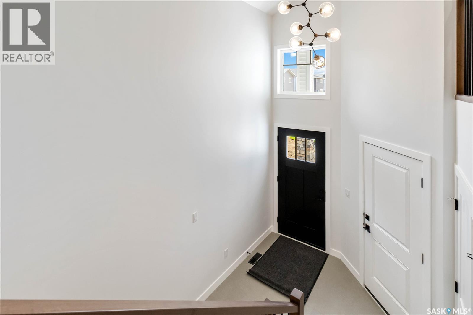 419 Doran CRESCENT