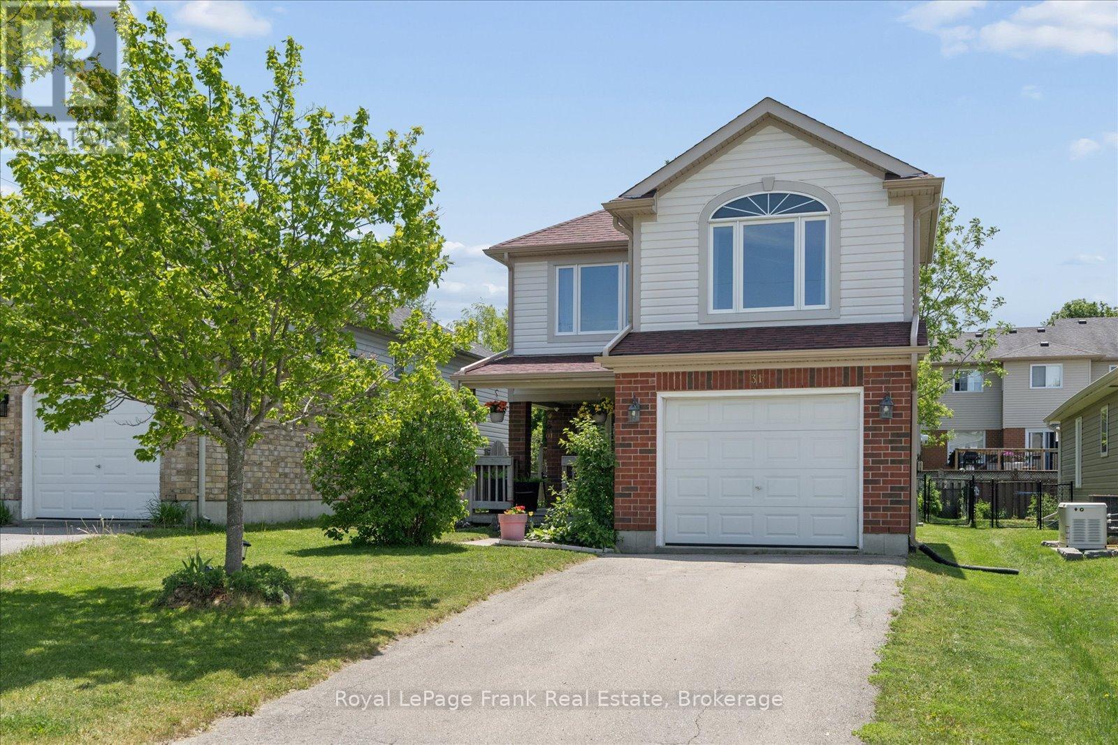 31 LANG COURT