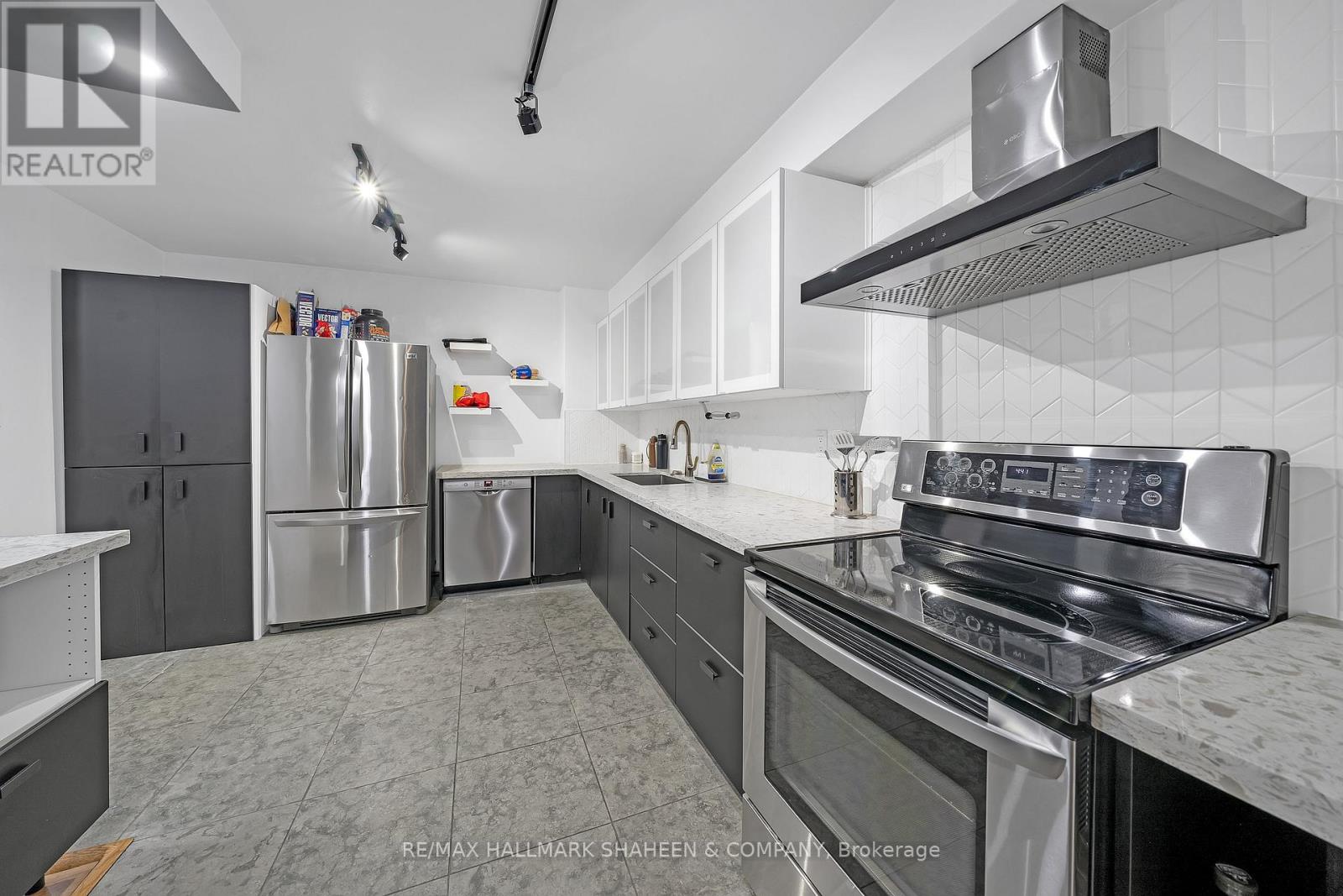 208 - 714 THE WEST MALL ROAD