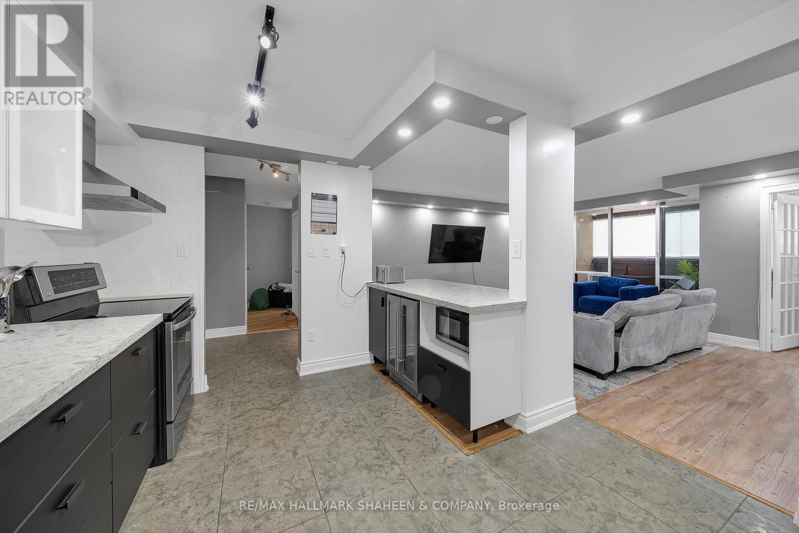 208 - 714 THE WEST MALL ROAD