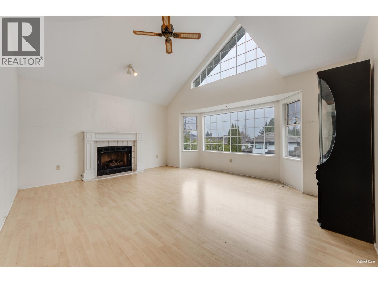 3178 LEEWARD COURT